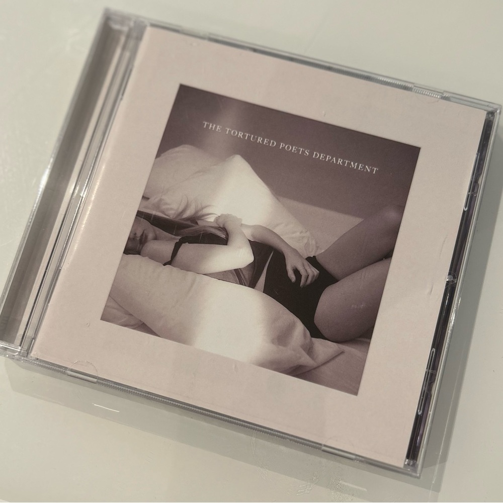 Taylor Swift The Tortured Poets Department CD - HAND SIGNED - Picture 4 of 6